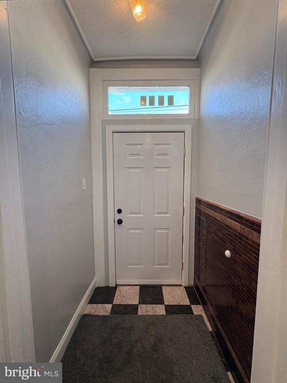 Building Photo - 2525 N 31st St