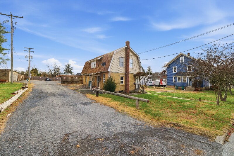 Primary Photo - 4 Grandview St