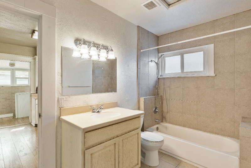 Building Photo - 826 E Coatsville Ave