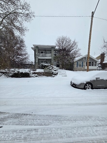 Primary Photo - 5921 Harrison St