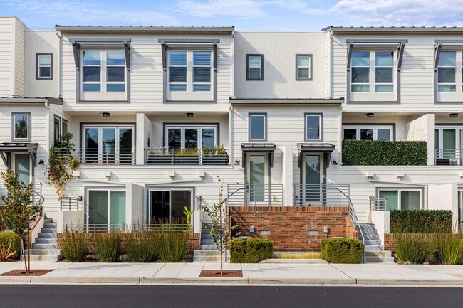 Building Photo - Modern Furnished Townhome in Downtown Napa