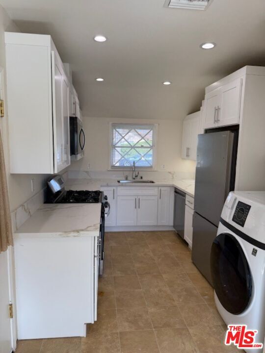 Building Photo - 17400 Cantlay St