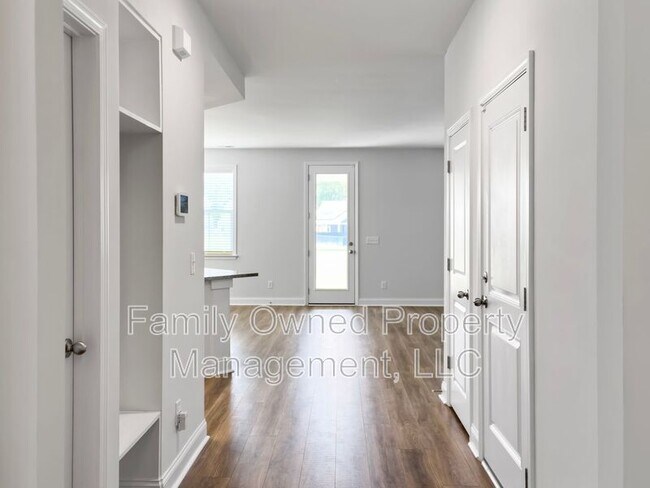 Building Photo - 302 Red Leaf Blvd