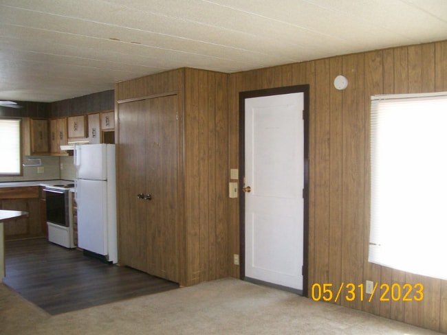 Building Photo - 13 Travertine Ln