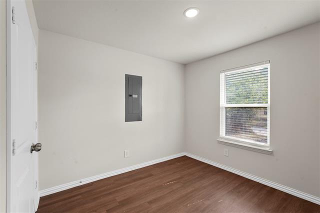 Building Photo - 2208 Sayle St