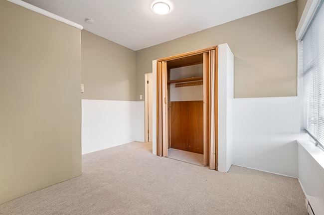 Building Photo - 52ND Street Apartments