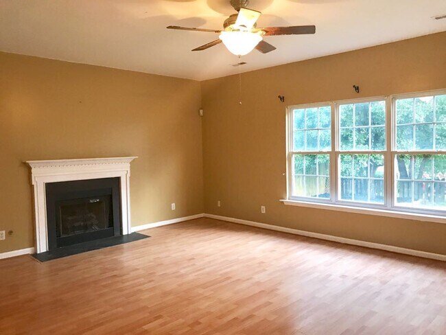 Building Photo - 100 Shelby Ct