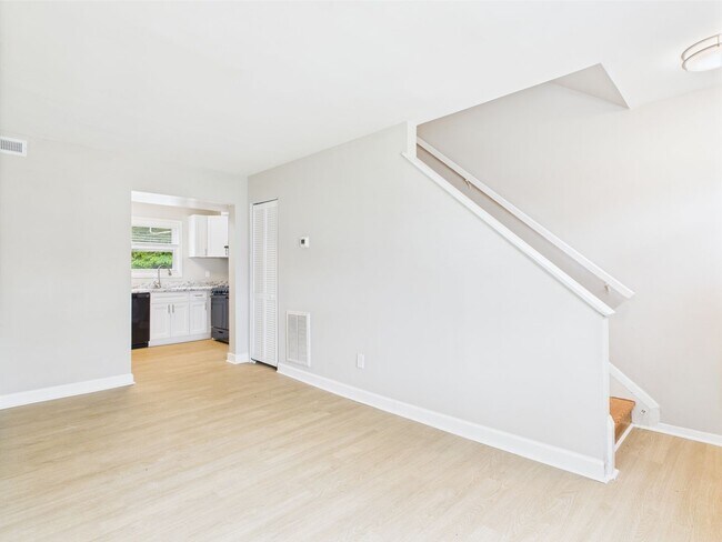 Interior Photo - 27th Townhomes
