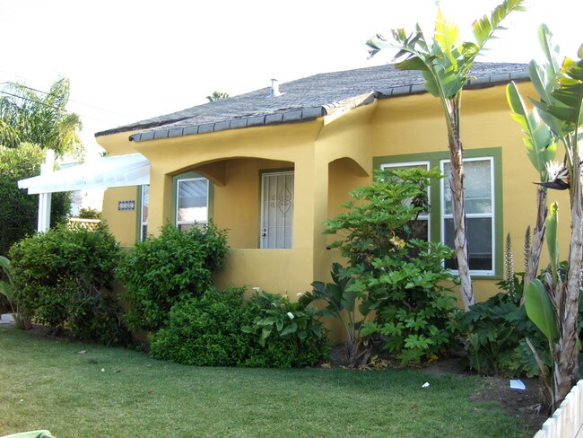 Building Photo - 3989 Beethoven St