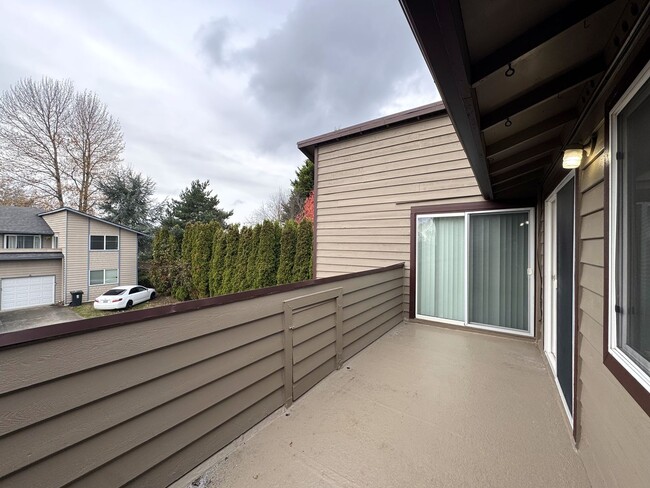 Building Photo - Completely Remodeled Three Bedroom in North Tacoma