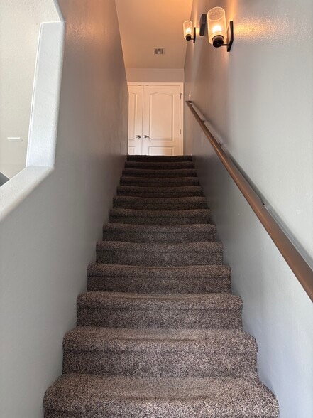 Building Photo - 1350 S Greenfield Rd