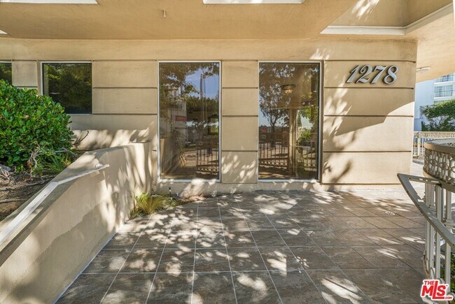 Building Photo - 1278 S Camden Dr