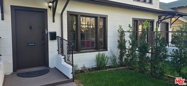 Building Photo - 1446 Calumet Ave