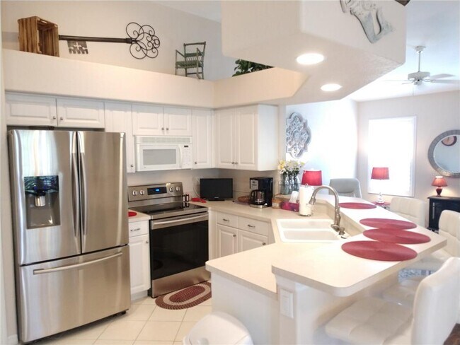 Building Photo - 7202 L Pavia Blvd