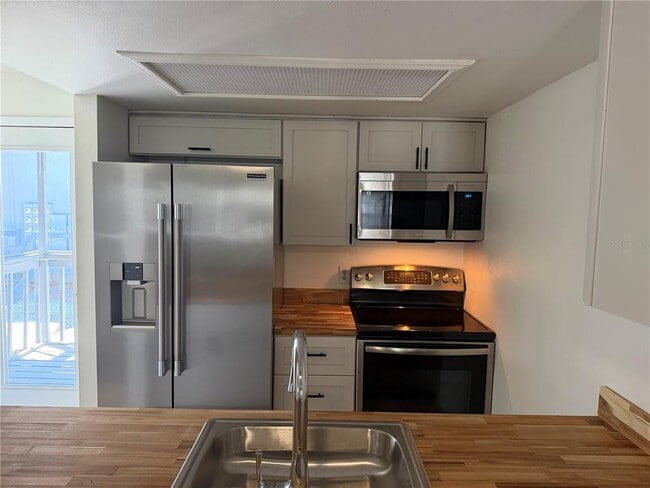 Building Photo - 4831 W McElroy Ave