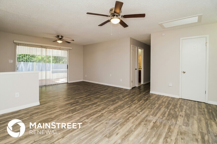 Building Photo - 1102 E Normandy Blvd