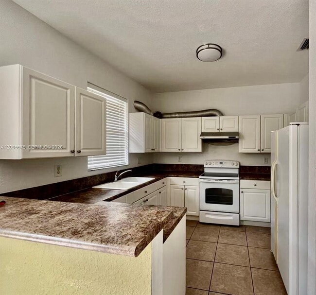Building Photo - 12842 SW 135th St