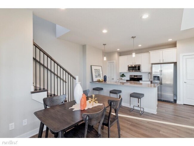 Building Photo - 3 br, 2.5 bath Townhome - Waterford Creek ...