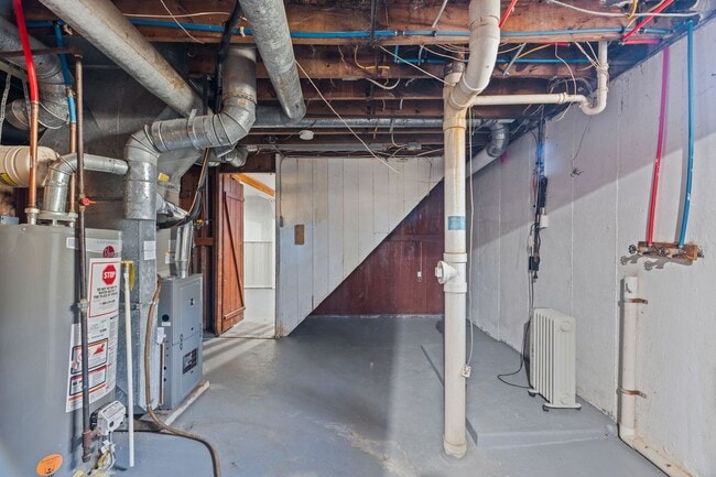 Building Photo - 317 Cameron Rd