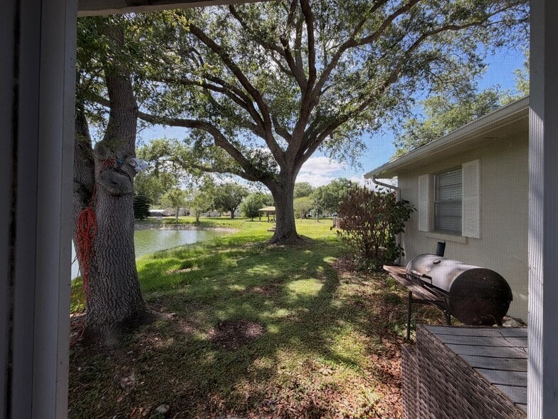 Building Photo - 4868 NW 27th St