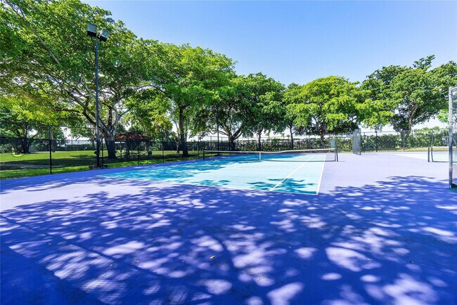 Building Photo - 105 Lake Emerald Dr