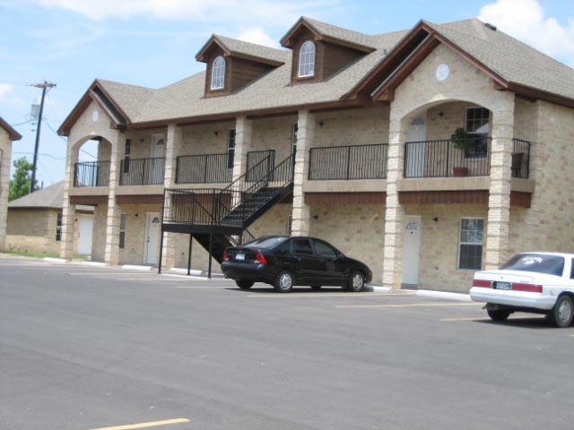 Building Photo - 302 S Fm 491