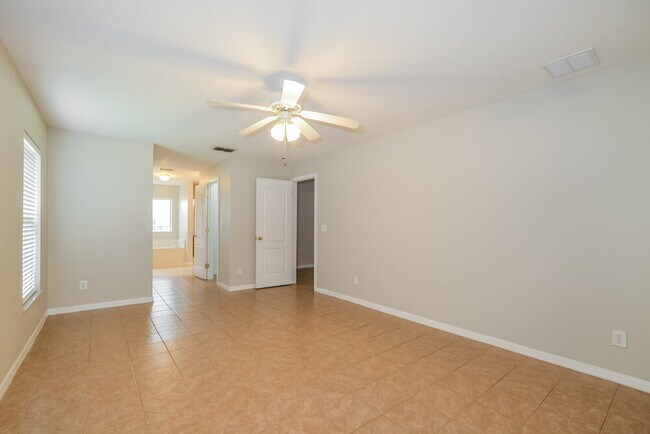 Building Photo - 708 Haven Oak Ct