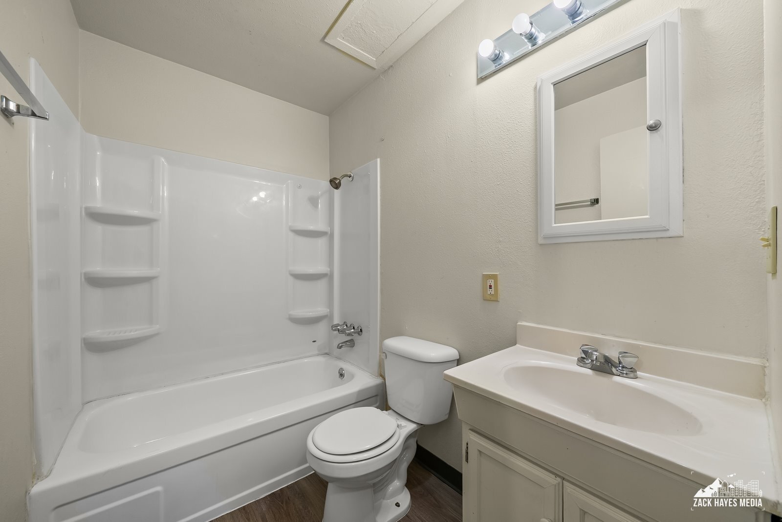 Building Photo - 618 Gambell St