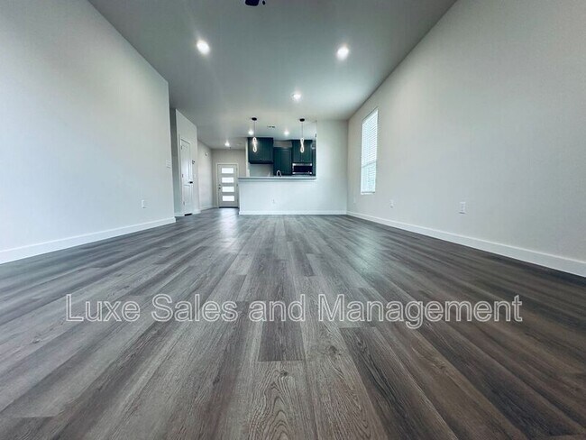 Building Photo - 16305 Villa Valeria Way