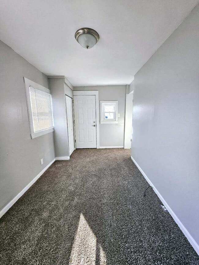 Building Photo - 2422 Warren St