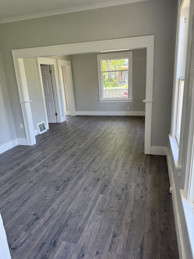 Building Photo - 3004 W Meidroth St