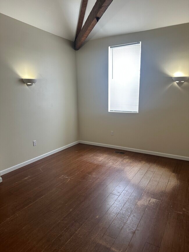 Building Photo - 44 Broadway