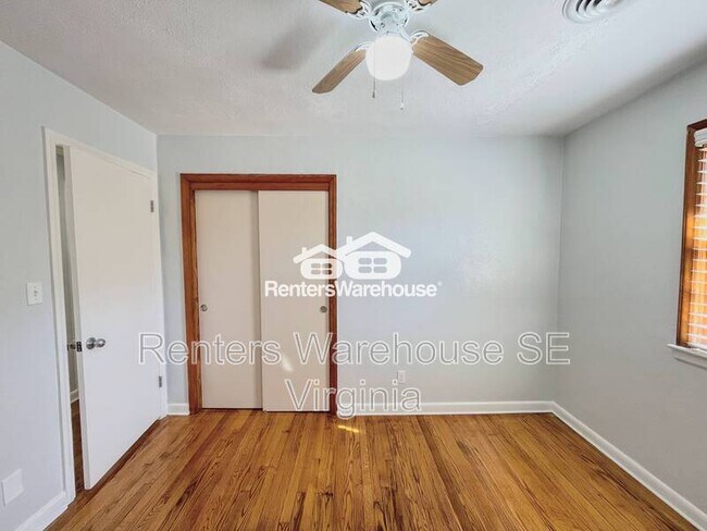 Building Photo - 712 Woodstock Rd