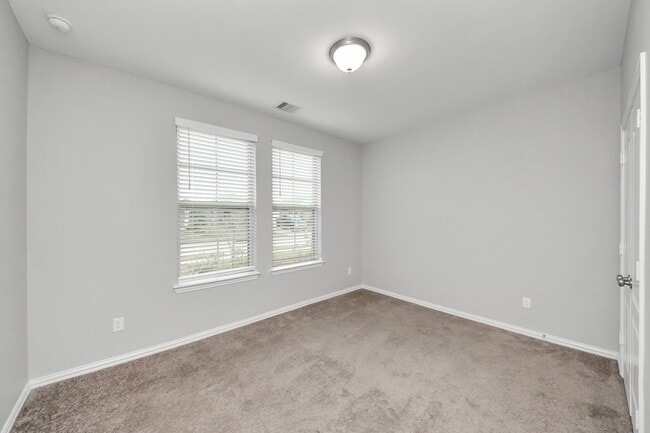 Building Photo - 31215 Whitfield Ct