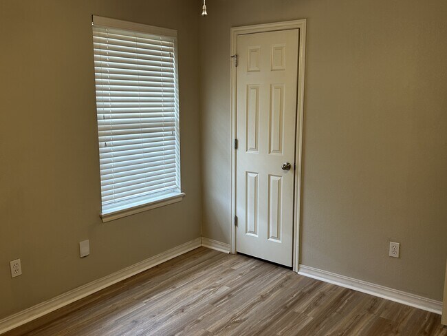 Building Photo - 2237 Scissortail Landing Dr