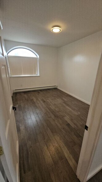 Building Photo - 1695 Albany Ave