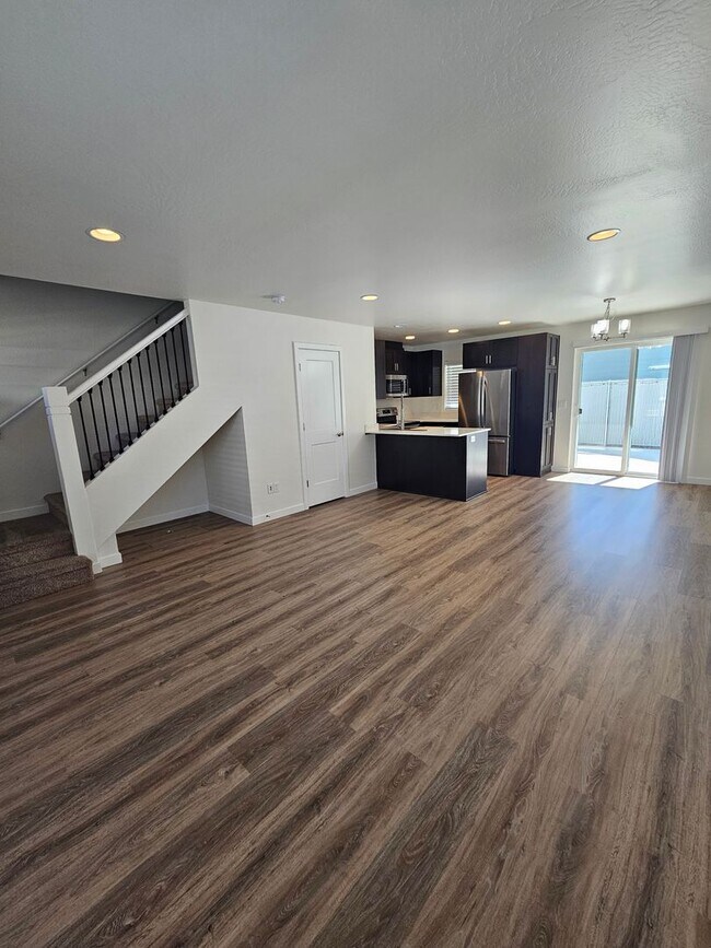 Building Photo - 2 Story Condo