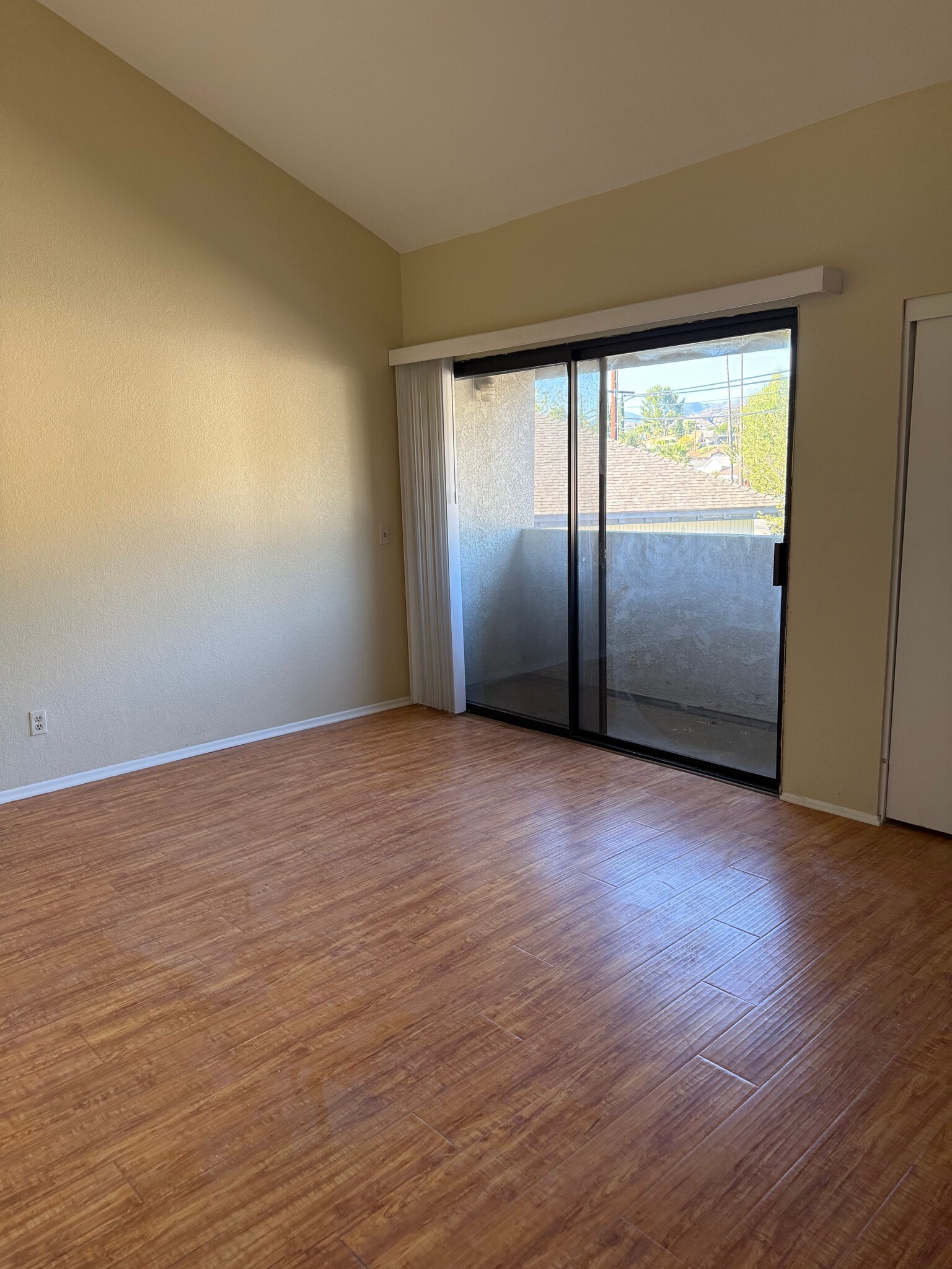 Master Bd with balcony - 8900 Foothill Blvd