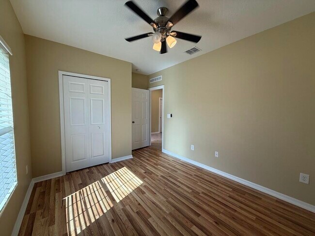 Building Photo - 5234 Oakland Lake Cir