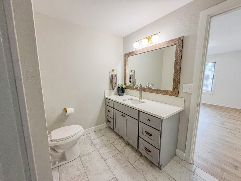 Building Photo - 12502 NE 19th St