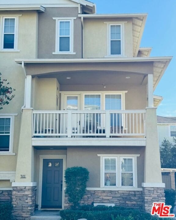 Building Photo - 1800 Oak St