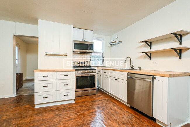 Building Photo - 625 Vine ST