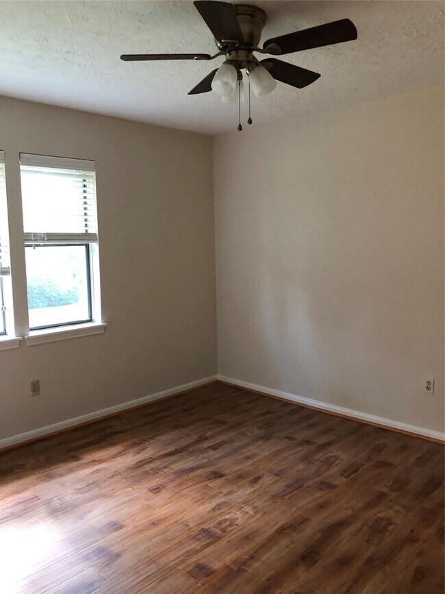 Building Photo - 2434 Hodges Bend Cir