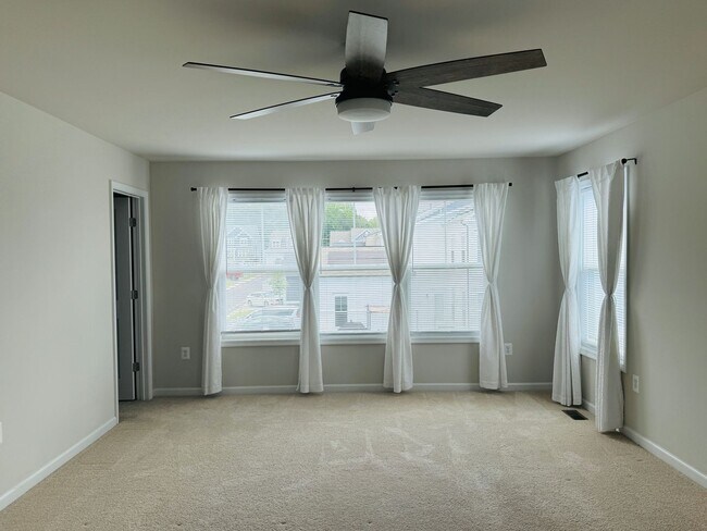 Building Photo - 454 Coastal Ave