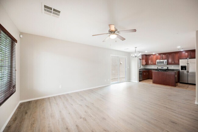 Building Photo - 3 Bedroom, 2.5 Bath Two Story Home in Sout...