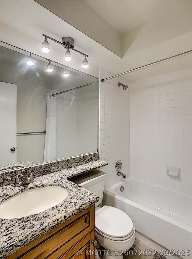 Building Photo - 1370 Cottonwood Cir