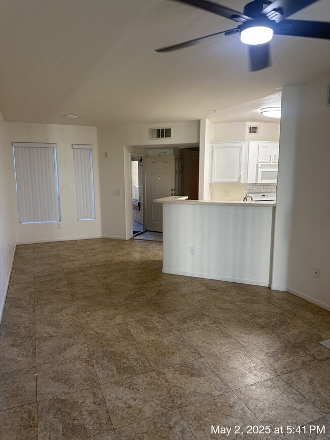 Building Photo - 7119 N Durango Dr