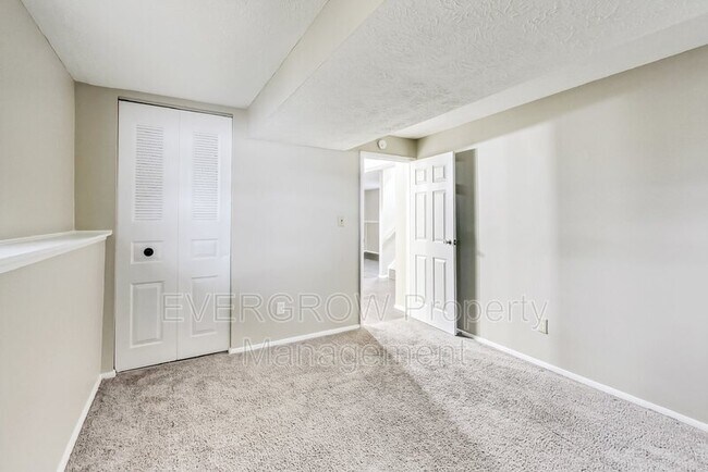 Building Photo - 5310 Shelbyville Rd