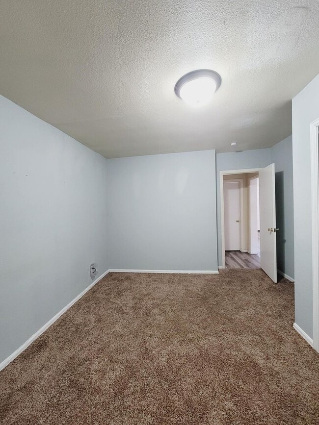 Building Photo - Cozy 2-Bed In Home in Old Colorado City an...