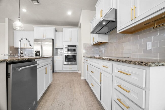 Building Photo - 8197 Hanoverian Dr